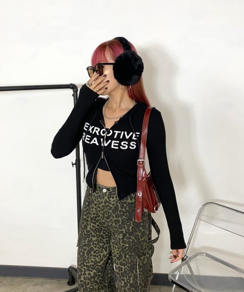 non-hedge(ノンヘッジ)の「リブロゴジップショート丈フードプルオーバー(Tシャツ/カットソー・レディース・ベージュ/ワインレッド/ブラック/オフホワイト/グレー・FREE)」の15枚目の写真