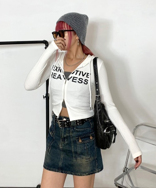 non-hedge(ノンヘッジ)の「リブロゴジップショート丈フードプルオーバー(Tシャツ/カットソー・レディース・ベージュ/ワインレッド/ブラック/オフホワイト/グレー・FREE)」の22枚目の写真