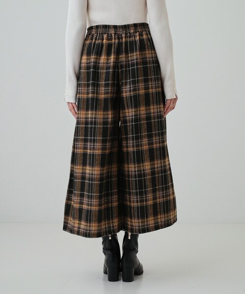 SHOO・LA・RUE（シューラルー）の「大人が着たい 微起毛 チェック柄ガウチョパンツ（その他パンツ・レディース・ブラック系1/イエロー系1・01/02/03/04）」の13枚目の写真