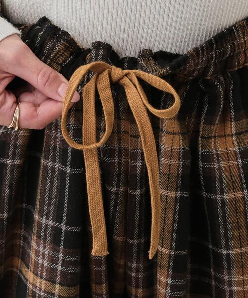 SHOO・LA・RUE（シューラルー）の「大人が着たい 微起毛 チェック柄ガウチョパンツ（その他パンツ・レディース・ブラック系1/イエロー系1・01/02/03/04）」の17枚目の写真