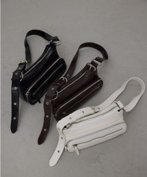 AIC. | レザータッチアウトポケットスクエアバッグ(ショルダーバッグ)