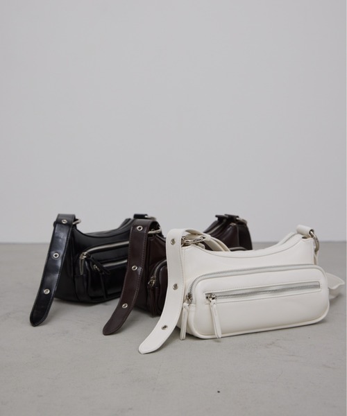AIC.（エーアイシー）の「レザータッチアウトポケットスクエアバッグ（ショルダーバッグ・レディース・ブラウン/ブラック/アイボリー・FREE）」の17枚目の写真