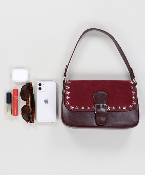 SPINNS(スピンズ)の「【2WAY】スタッズ 合皮ハンドバッグ/ショルダーバッグ(ハンドバッグ・レディース・ブラック/レッド・ONESIZE)」の13枚目の写真