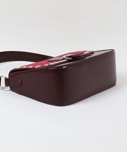 SPINNS(スピンズ)の「【2WAY】スタッズ 合皮ハンドバッグ/ショルダーバッグ(ハンドバッグ・レディース・ブラック/レッド・ONESIZE)」の15枚目の写真