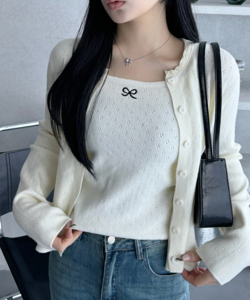 Ada.(エイダ)の「リボン ワンポイント アイレット ニット カーディガン(アンサンブル・レディース・ネイビー/アイボリー/グレー・FREE)」の5枚目の写真
