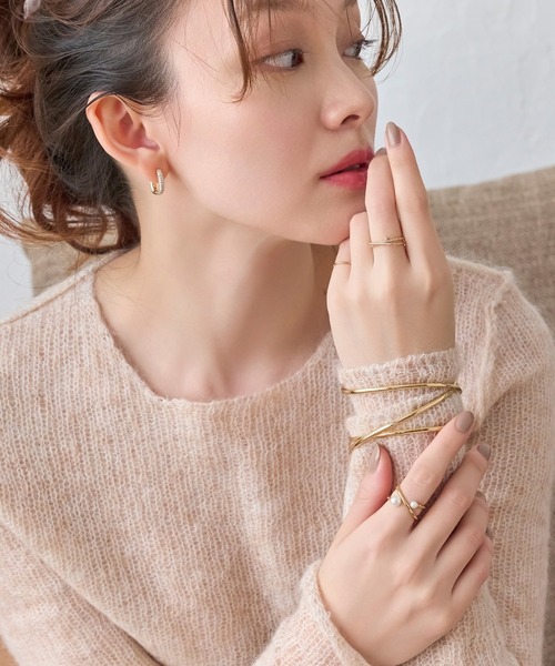 Phoebe（フィービィー）の「ニュアンスラインワイドカフバングル（バングル/リストバンド・レディース・イエローゴールド/シルバー・FREE）」の10枚目の写真