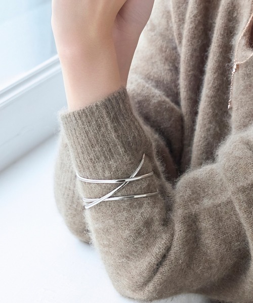 Phoebe（フィービィー）の「ニュアンスラインワイドカフバングル（バングル/リストバンド・レディース・イエローゴールド/シルバー・FREE）」の15枚目の写真