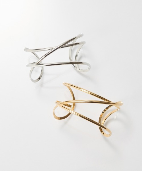 Phoebe（フィービィー）の「ニュアンスラインワイドカフバングル（バングル/リストバンド・レディース・イエローゴールド/シルバー・FREE）」の19枚目の写真