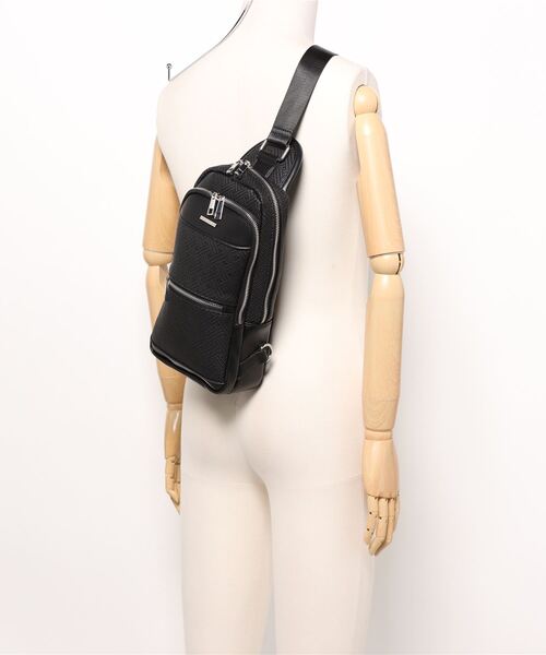 TAKA-Q(タカキュー)の「編地 型押し ボディ バッグ 鞄 メンズ(ボディバッグ/ウエストポーチ・メンズ・ブラック/ネイビー・FREE)」の6枚目の写真