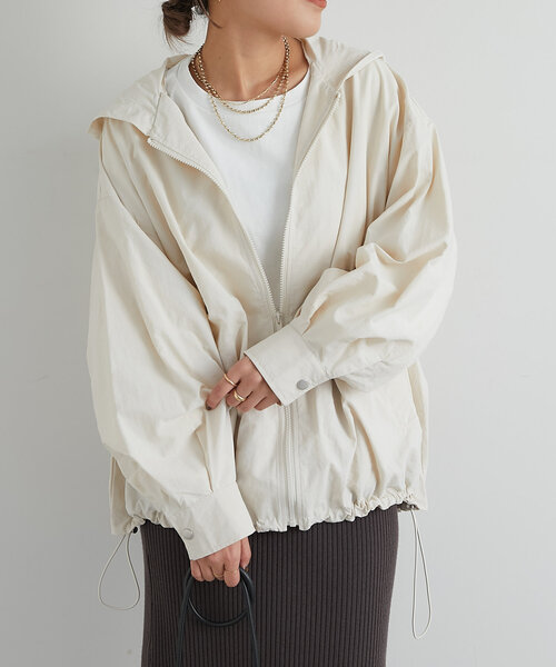 un dix cors（アンディコール）の「Aラインボリュームマンパ（マウンテンパーカー・レディース・アイボリー/ブラック・FREE）」の3枚目の写真