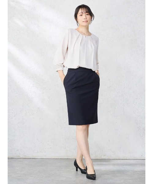 パーフェクトスーツファクトリー Perfect Suit FActory ビジュー付き フロントタックブラウス （オフホワイト） パーフェクトスーツファクトリー Perfect Suit FActory ビジュー