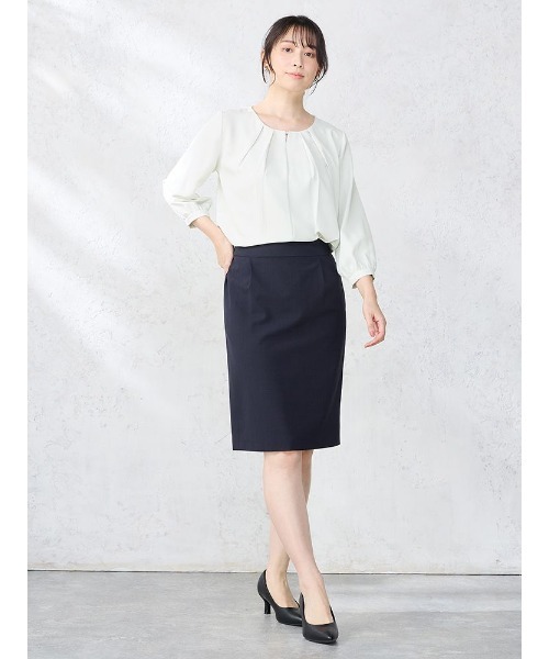 Perfect Suit FActory(パーフェクトスーツファクトリー)の「ビジュー付き フロントタックブラウス オフホワイト/グレー/ベージュ/グリーン(シャツ/ブラウス・レディース・オフホワイト/ライトグレー/ライトグリーン/ベージュ・S/M/L)」の13枚目の写真