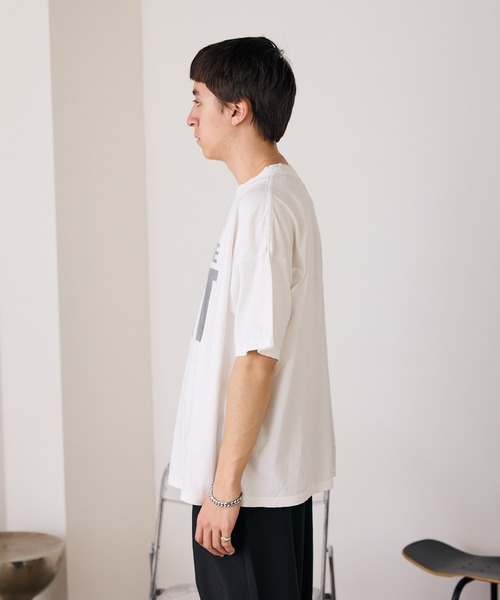 REMI RELIEF(レミレリーフ)の「REMI RELIEF/レミレリーフ HARD SP加工20/-天竺BIGサイズ (SHIT) Tシャツ(Tシャツ/カットソー・メンズ・オフホワイト/ブラック・M/L/XL)」の14枚目の写真