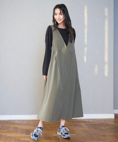 coen（コーエン）の「ポリツイル Vネック ジャンパースカート（ジャンパースカート・レディース・ブラック/ベージュ/オリーブ・M/L）」の3枚目の写真