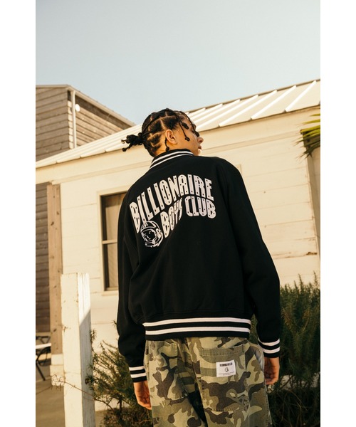 ビリオネアボーイズクラブ　スタジャン　ベイジュ セール】EMBROIDERED LOGO SWEAT VARSITY JACKET（スタジャン