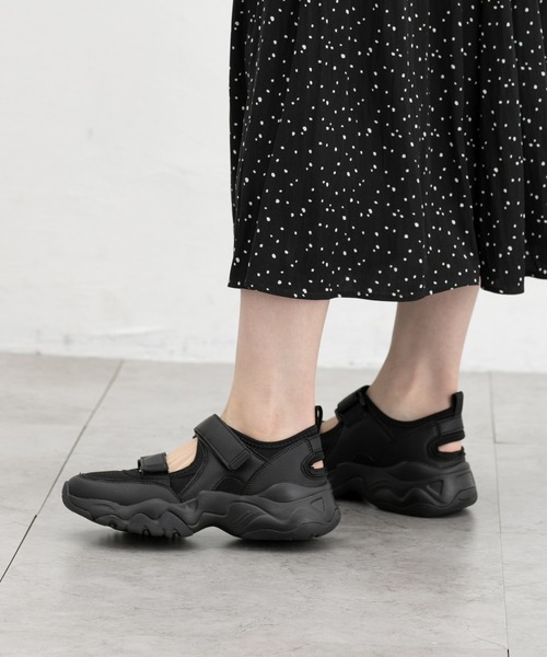 Honeys（ハニーズ）の「スニーカーサンダル（サンダル・レディース・ブラック/ブラック×ホワイト・L/LL/M/S）」の7枚目の写真