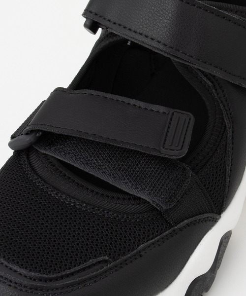 Honeys（ハニーズ）の「スニーカーサンダル（サンダル・レディース・ブラック/ブラック×ホワイト・L/LL/M/S）」の20枚目の写真