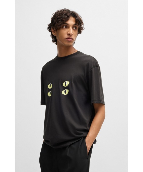 HUGO(ヒューゴ)の「コットンジャージー Tシャツ キャットアイ グラフィックプリント(Tシャツ/カットソー・メンズ・ブラック・M/XS/L/XL/S)」の1枚目の写真