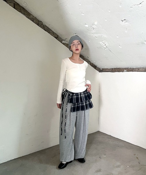 4INT.（フォイント）の「【レイヤードコーデに最適！】 フリル カンカン チェックラップ スカート（スカート・レディース・ネイビー/ブラック・FREE）」の19枚目の写真