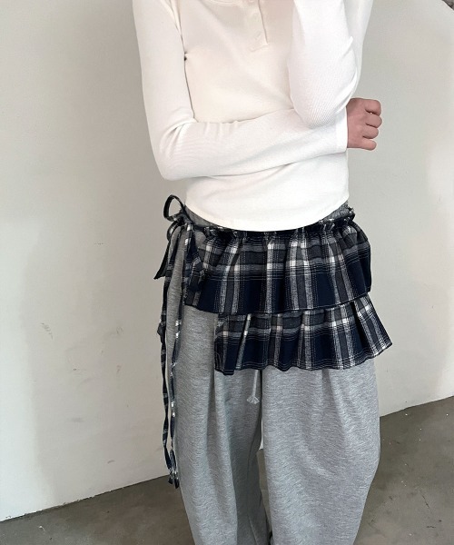 4INT.（フォイント）の「【レイヤードコーデに最適！】 フリル カンカン チェックラップ スカート（スカート・レディース・ネイビー/ブラック・FREE）」の5枚目の写真