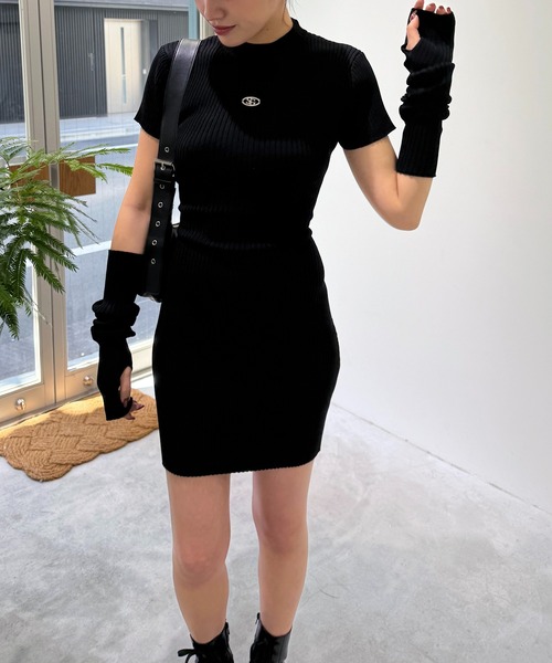 SPIRALGIRL(スパイラルガール)の「アームウオーマー付きロゴプレートリブワンピース(ワンピース・レディース・ブラック/ベージュ/グレー・FREE)」の10枚目の写真