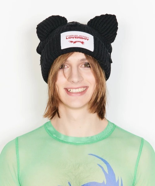 Charles Jeffrey Loverboy（チャールズジェフリーラバーボーイ）の「Charles Jeffrey LOVERBOY/チャールズジェフリーラバーボーイ/CHUNKY EARS BEANIE（ニットキャップ/ビーニー・メンズ・ブラック/ホワイト系2/エンジ/ブルー/ピンク/モスグリーン・F）」の10枚目の写真