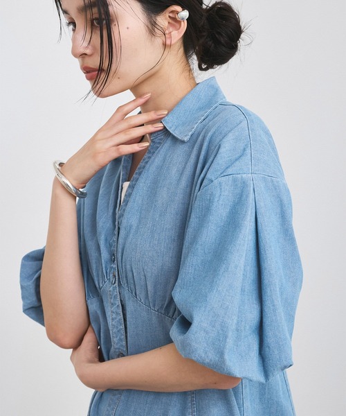 VIS(ビス)の「バルーンスリーブデニムワンピース(ワンピース・レディース・サックスブルー/ブルー・FREE)」の14枚目の写真