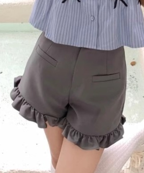 Mejoul(メジュール)の「フロントポケット 裾フリルショートパンツ(その他パンツ・レディース・グレー/ブラック・M/L)」の5枚目の写真
