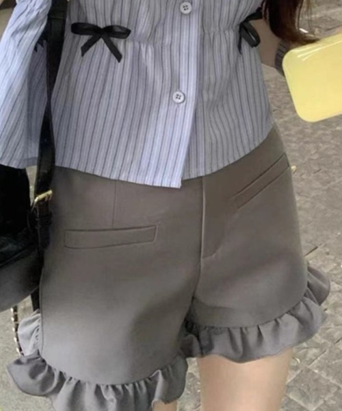 Mejoul(メジュール)の「フロントポケット 裾フリルショートパンツ(その他パンツ・レディース・グレー/ブラック・M/L)」の9枚目の写真