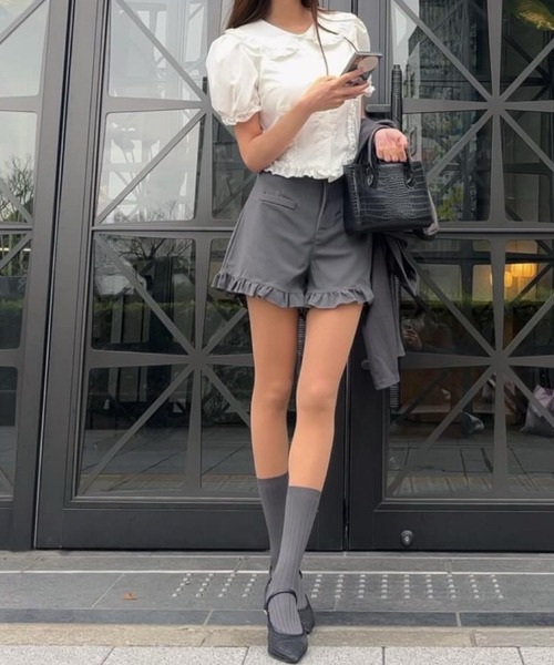 Mejoul(メジュール)の「フロントポケット 裾フリルショートパンツ(その他パンツ・レディース・グレー/ブラック・M/L)」の12枚目の写真