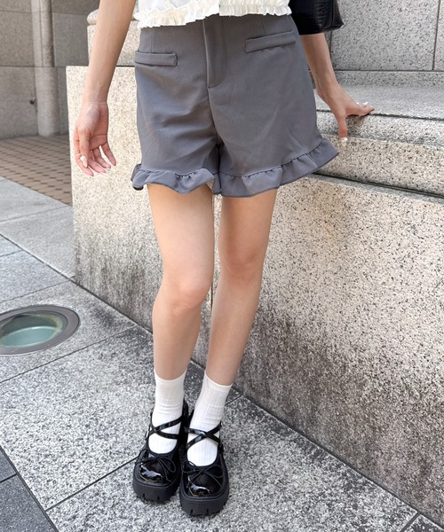 Mejoul(メジュール)の「フロントポケット 裾フリルショートパンツ(その他パンツ・レディース・グレー/ブラック・M/L)」の15枚目の写真