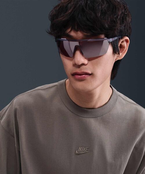 NIKE(ナイキ)の「ナイキ スポーツウェア プレミアム エッセンシャル メンズ オーバーサイズド Tシャツ / Nike Sportswear Premium Essentials Men's Oversized T-Shirt HF9607-289 Cave Stone(Tシャツ/カットソー・メンズ・グレー系その他2・2XL/XL/S/L/M)」の12枚目の写真