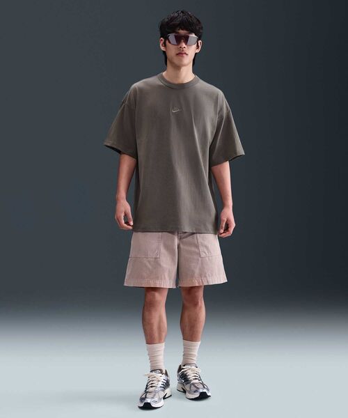 NIKE(ナイキ)の「ナイキ スポーツウェア プレミアム エッセンシャル メンズ オーバーサイズド Tシャツ / Nike Sportswear Premium Essentials Men's Oversized T-Shirt HF9607-289 Cave Stone(Tシャツ/カットソー・メンズ・グレー系その他2・2XL/XL/S/L/M)」の13枚目の写真