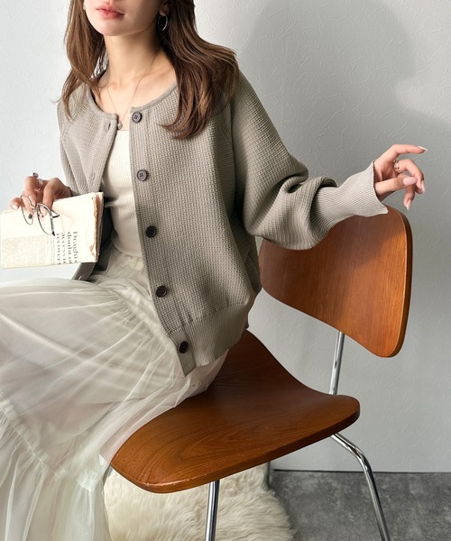 classicalelf(クラシカルエルフ)の「抜け感と着回し力。前後2wayゆったりシルエットラグランニットカーディガン(長袖)(カーディガン/ボレロ・レディース・モカ/その他/アイボリー/ブラック/チャコール・MEDIUM/LARGE/X-LARGE/SMALL)」の14枚目の写真