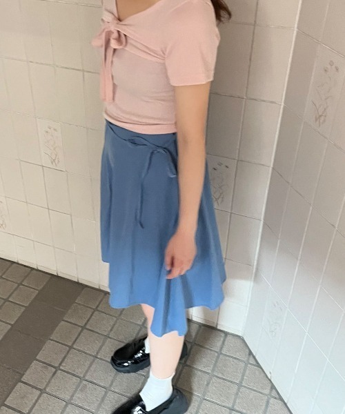 hugi(ハギ)の「IRRE HEM FLARE SKIRT/イレヘムフレアスカート(スカート・レディース・オフホワイト/サックスブルー・FREE)」の8枚目の写真