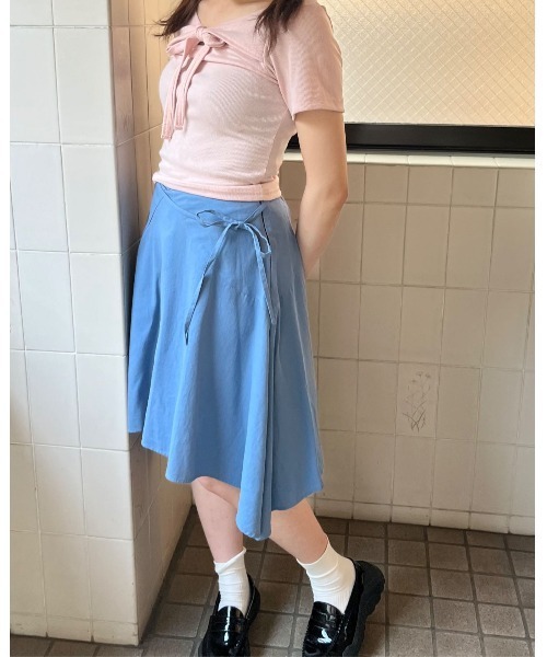 hugi(ハギ)の「IRRE HEM FLARE SKIRT/イレヘムフレアスカート(スカート・レディース・オフホワイト/サックスブルー・FREE)」の9枚目の写真