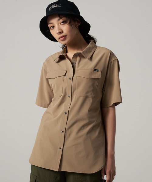 Eddie Bauer(エディーバウアー)の「ホライゾン ガイド 半袖 シャツ(シャツ/ブラウス・レディース・ブルーグレー/ブラック/サンドベージュ・S/M/L/XL)」の3枚目の写真