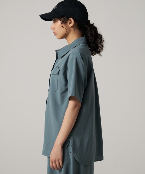 Eddie Bauer(エディーバウアー)の「ホライゾン ガイド 半袖 シャツ(シャツ/ブラウス・レディース・ブルーグレー/ブラック/サンドベージュ・S/M/L/XL)」の16枚目の写真
