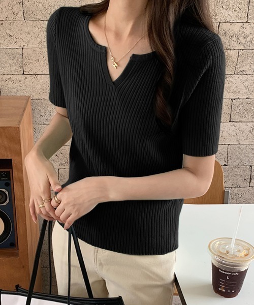 COCOMOMO(ココモモ)の「大人の抜け感 キーネックサマーニット 半袖 キーネック リブニット トップス オフィスカジュアル きれいめ 春服 夏服(ニット/セーター・レディース・ホワイト/ピンク/ブラウン系/ライトブラウン/ブラック/パープル/ベージュ/グリーン・FREE)」の21枚目の写真