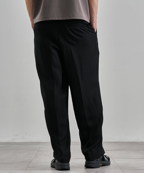 UNITED TOKYO（ユナイテッドトウキョウ）の「ヴィスコースリネンイージーパンツ（その他パンツ・メンズ・ブラック/オフホワイト/ブラウン・1/2）」の18枚目の写真