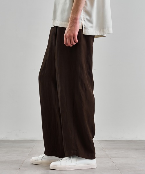 UNITED TOKYO（ユナイテッドトウキョウ）の「ヴィスコースリネンイージーパンツ（その他パンツ・メンズ・ブラック/オフホワイト/ブラウン・1/2）」の7枚目の写真