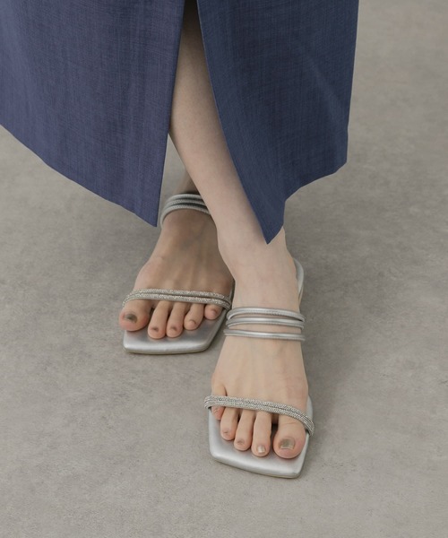SENSE OF PLACE by URBAN RESEARCH(センスオブプレイスバイアーバンリサーチ)の「ラインストーンナローコードサンダル(サンダル・レディース・シルバー/ブラック/ベージュ・SMALL/MEDIUM/LARGE)」の3枚目の写真