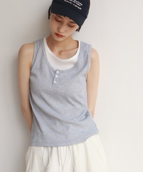 NOGLE（ノグル）の「【NOGLE/ノグル】レイヤード風ヘンリーネックタンク（タンクトップ・レディース・ネイビー/グレー・FREE）」の3枚目の写真