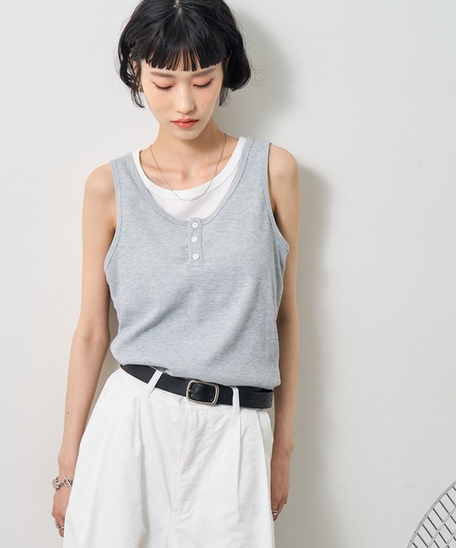 NOGLE（ノグル）の「【NOGLE/ノグル】レイヤード風ヘンリーネックタンク（タンクトップ・レディース・ネイビー/グレー/ネイビー系/チャコールグレー/サックスブルー/ブラック/レッド・FREE）」の16枚目の写真