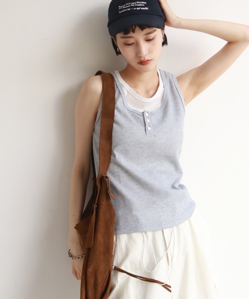 NOGLE（ノグル）の「【NOGLE/ノグル】レイヤード風ヘンリーネックタンク（タンクトップ・レディース・ネイビー/グレー・FREE）」の4枚目の写真