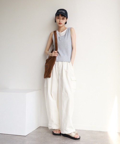 NOGLE（ノグル）の「【NOGLE/ノグル】レイヤード風ヘンリーネックタンク（タンクトップ・レディース・ネイビー/グレー・FREE）」の12枚目の写真