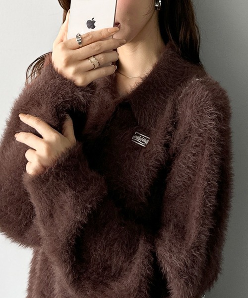 mily bilet(ミウィビレット)の「【mily bilet】カジュアルな大人ふんわり。メタルプレート使いフェザーシャギーポロニット(長袖)(ニット/セーター・レディース・チャコールグレー/グレー/チョコ/アイボリー・LARGE/MEDIUM/SMALL/X-LARGE)」の4枚目の写真