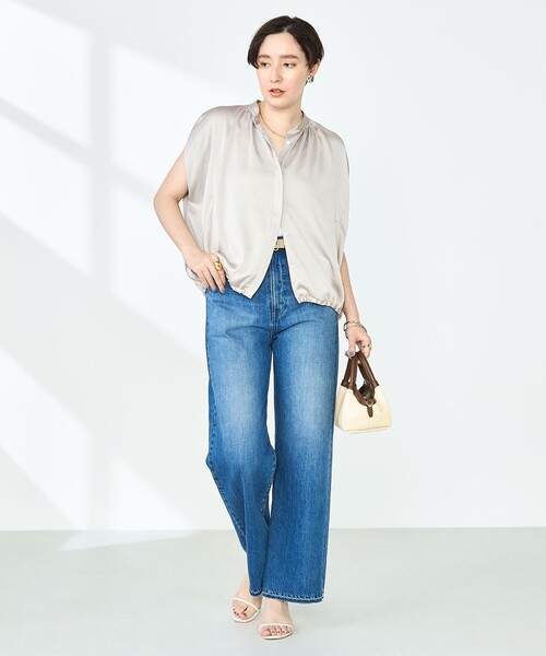 NOLLEY’S(ノーリーズ)の「ハンマーサテンケープブラウス(シャツ/ブラウス・レディース・ベージュ/ネイビー/オフホワイト・38)」の4枚目の写真