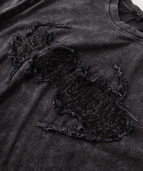 SlashDate（スラッシュデイト）の「【82】スノーウォッシュ ヴィンテージテイスト ワッペンTシャツ  メンズ　レディース（Tシャツ/カットソー・メンズ・グレー/ブラック系その他/ブラック/グレー系その他・M/L）」の10枚目の写真