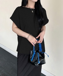 脱普通のTシャツ